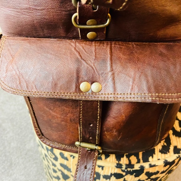 100% Genuine Leather Backpack/Rucksack (Unisex) - Picture 9 of 10